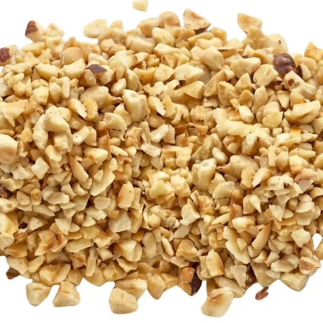 Chopped roasted hazelnut pieces